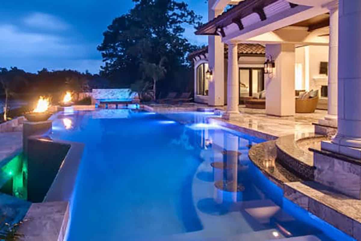 Downunda Insight: Luxury Pool Design from Creation to Realization by Downunda Pools