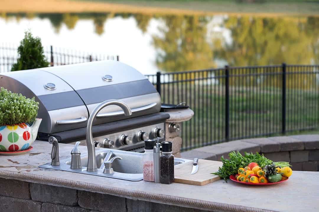 Outdoor Kitchen Grills - Houston Pool Builder